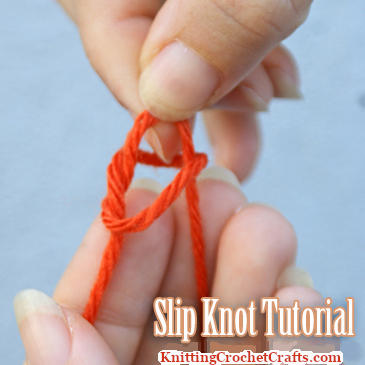 Grab the yarn with your fingers and pull it through to make a loop.