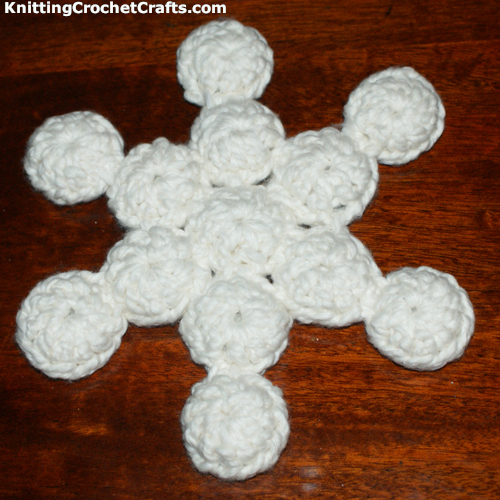 Crochet Snowflake Trivet: Free Pattern and Tutorial