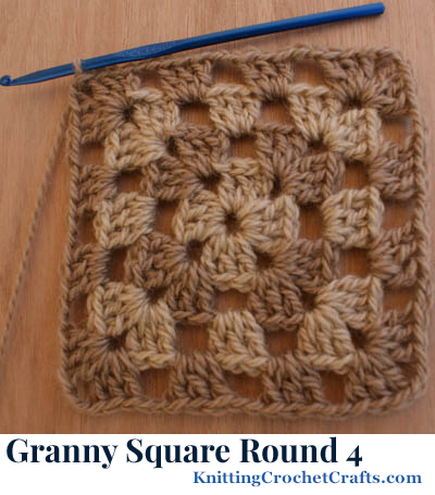 Crochet Granny Square Round 4