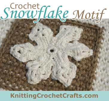 There's a separate crochet pattern available for the snowflake applique you see pictured here. This snowflake motif is crocheted separately and used as an applique to attach to the potholders.