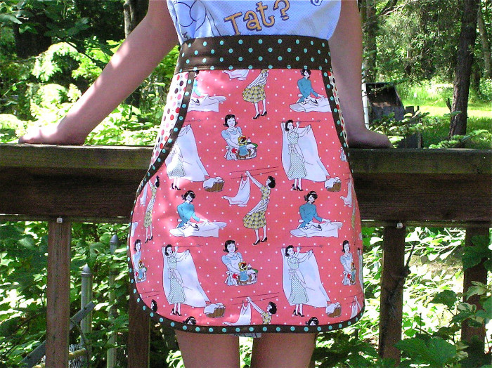 A Fun Sewing Project Idea: Make Yourself a Pretty Clothespin Apron Like This One With a Free Sewing Tutorial by Mama Byrd Creations