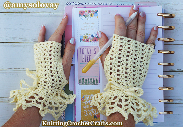 Ruffled Crochet Fingerless Gloves Crocheted in Bio Sesia Organic Cotton Yarn