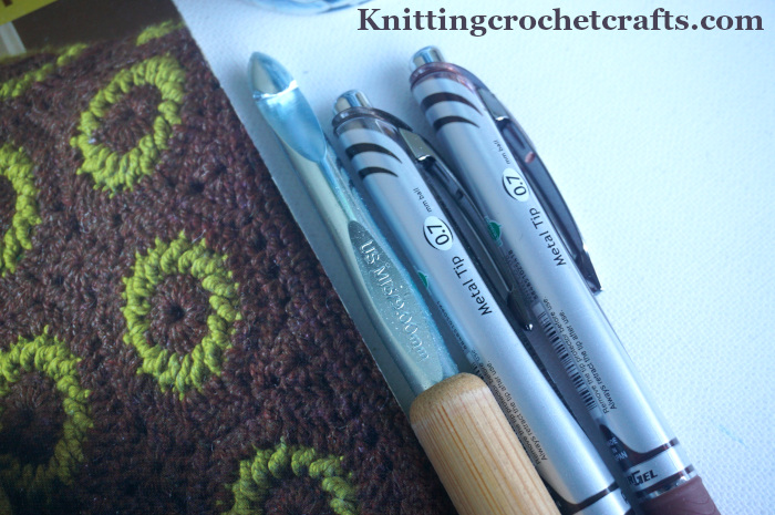 You need a 9 mm hook to work the projects in Quick Comforts.