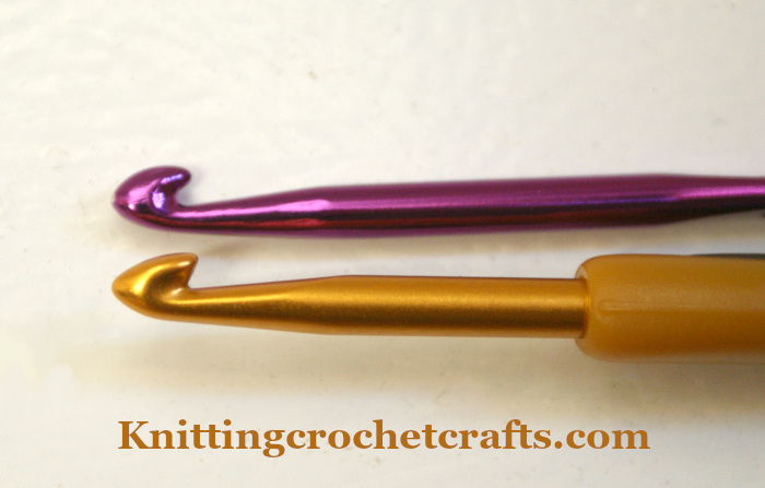 Both hooks are tapered, but if you look closely, you can see there are differences.