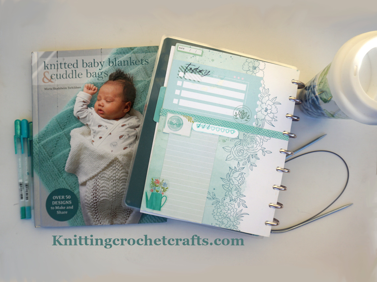 Knitted Baby Blankets & Cuddle Bags Book